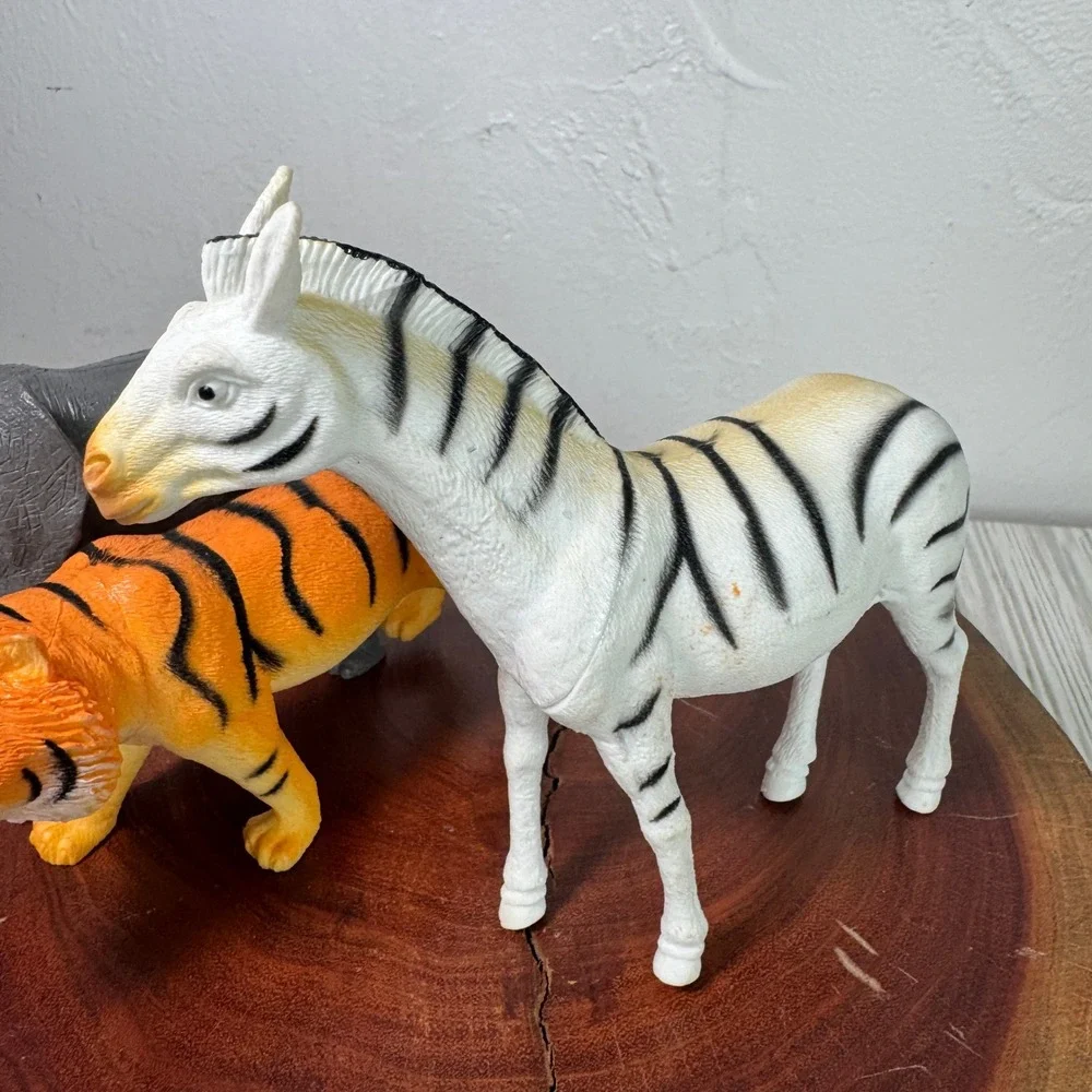 Safari Animal Toy Figures Set‎ Elephant Tiger Zebra Plastic Wildlife 3 Piece Lot